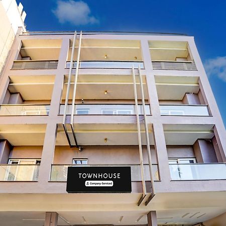 Super Townhouse Pitampura West Enclave Hotell Delhi  Eksteriør bilde