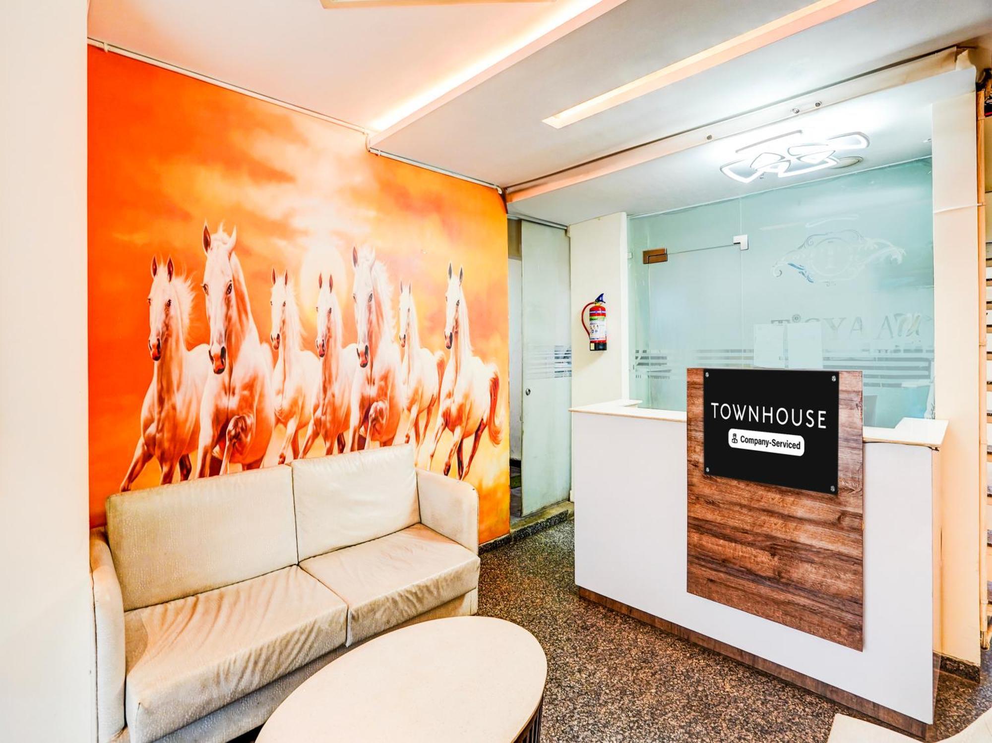 Super Townhouse Pitampura West Enclave Hotell Delhi  Eksteriør bilde