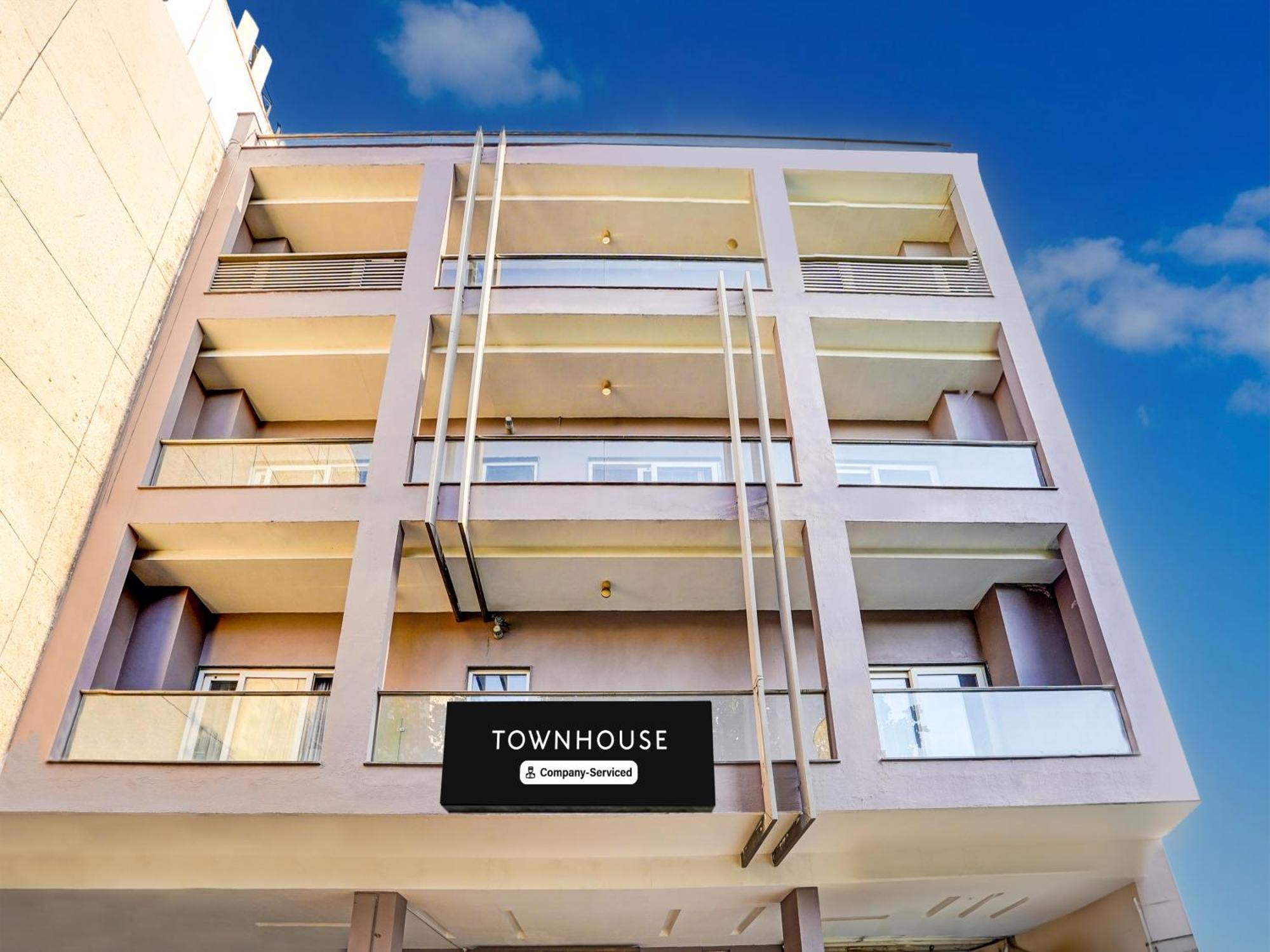 Super Townhouse Pitampura West Enclave Hotell Delhi  Eksteriør bilde