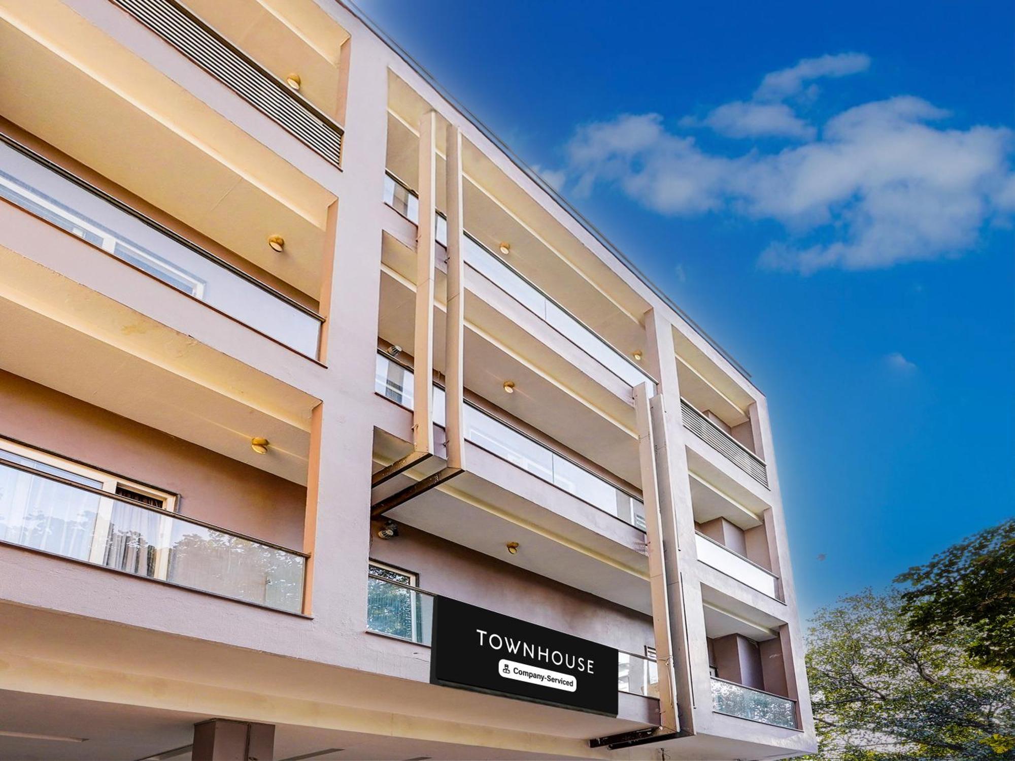 Super Townhouse Pitampura West Enclave Hotell Delhi  Eksteriør bilde