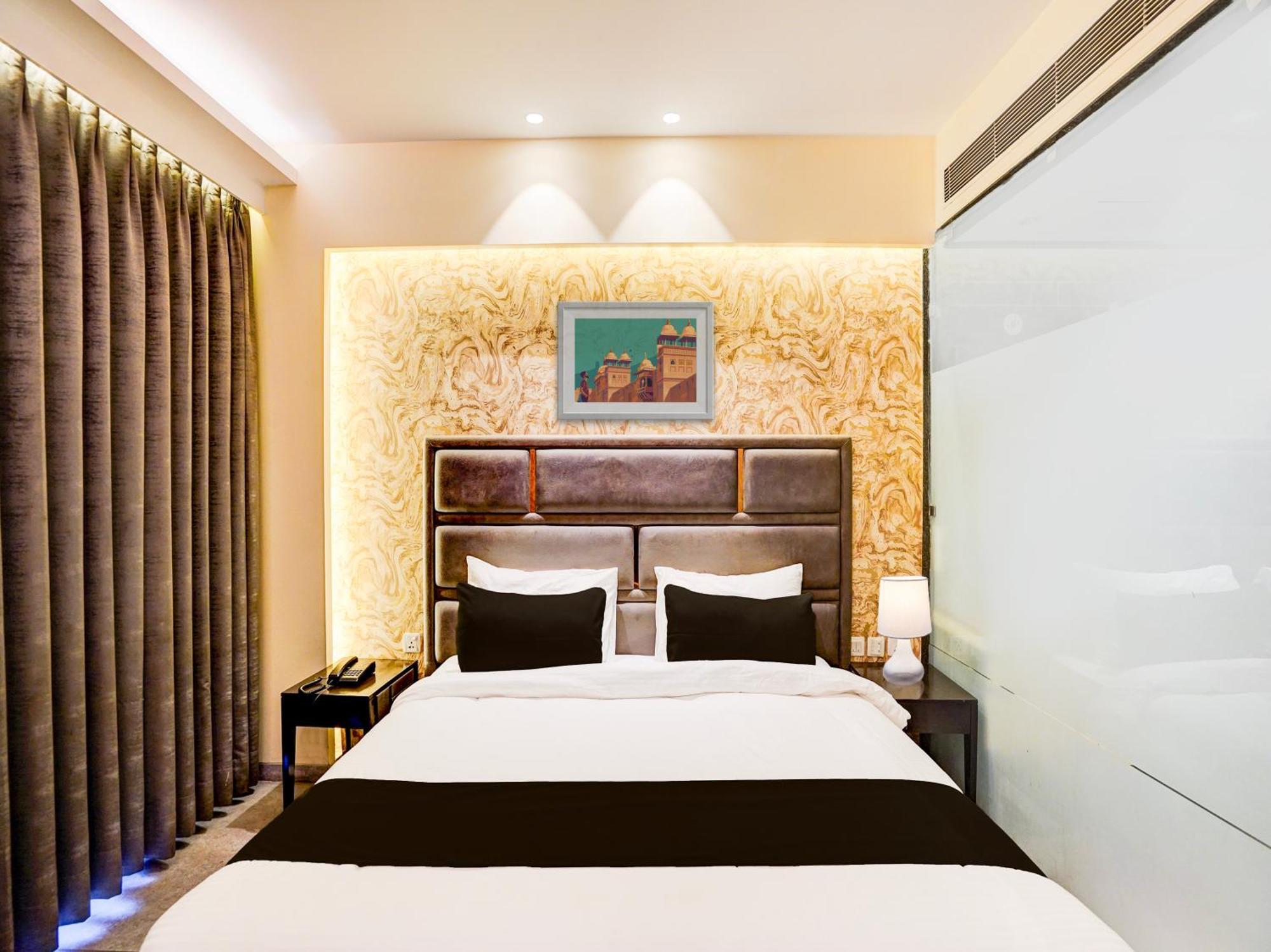 Super Townhouse Pitampura West Enclave Hotell Delhi  Eksteriør bilde