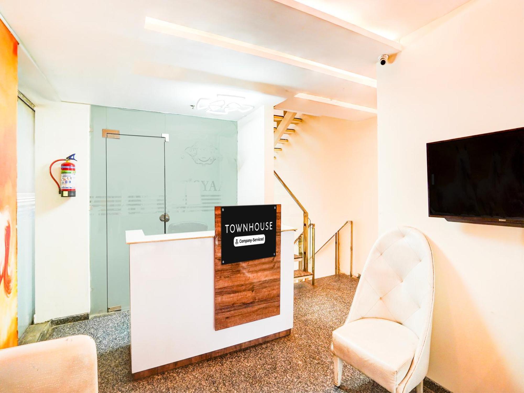 Super Townhouse Pitampura West Enclave Hotell Delhi  Eksteriør bilde